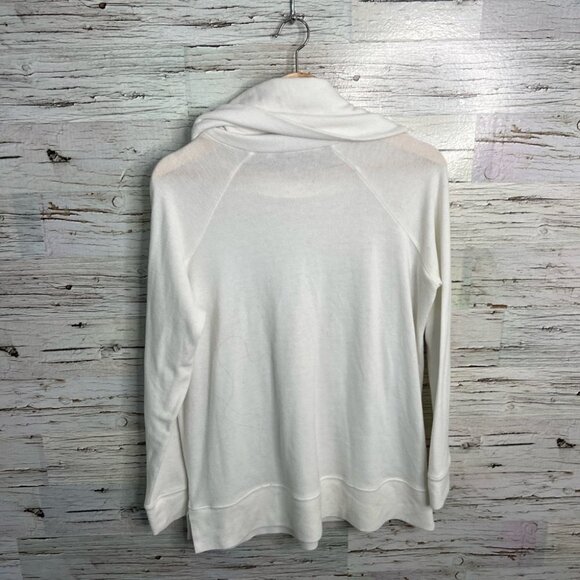 Cupcakes and cashmere medium turtleneck sweater white - Picture 9 of 9